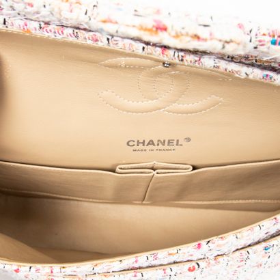 CHANEL 
Classic double flap