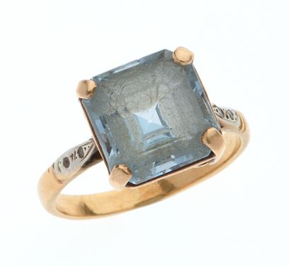Ring in 18k yellow gold 750°/°°, set with...