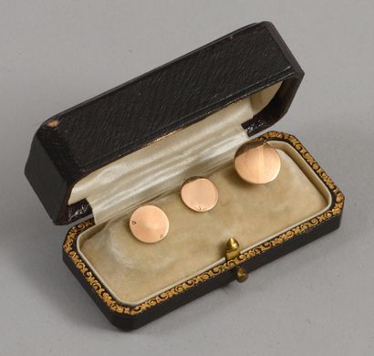 Three collar BUTTONS in 18K yellow gold 750°/°°....
