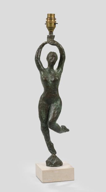 Modern work
Female nude 
Green patina bronze...