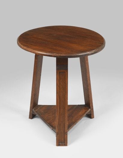 Arts & Crafts
Stained oak pedestal table...