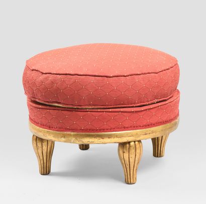 French work 1925
Circular pouf entirely covered...
