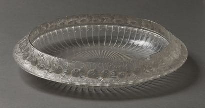 LALIQUE FRANCE
CUP in molded and pressed...