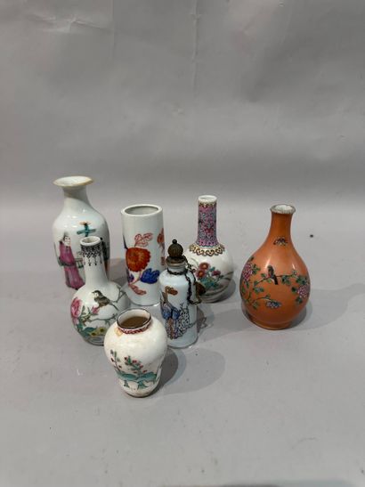 CHINA - Set of seven small porcelain VASES....