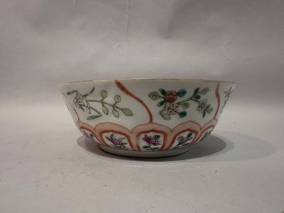 CHINA - Polychrome enameled porcelain footed...