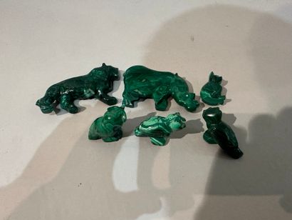 Set of small SUJETS in green hard stone,...
