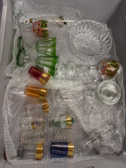 MANNETTE of various glassware