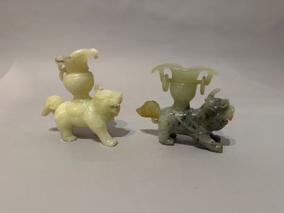 Two jade SUJETS decorated with Fo dogs. Modern...
