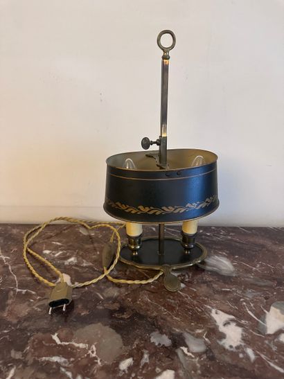 LAMPE bouillotte in gilt bronze, painted...