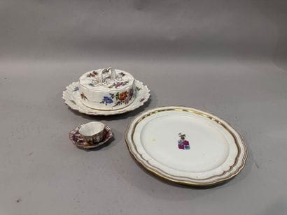 MEISSEN - Porcelain set comprising: a covered...