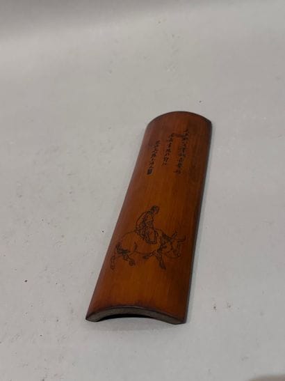 Bamboo HAND REST with engraved decoration...