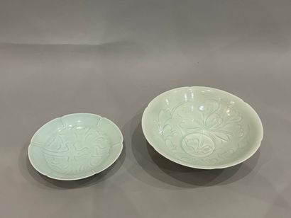 CHINA - Celadon enameled porcelain set including:...