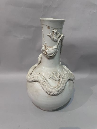 CHINA - Chinese white baluster vase with...
