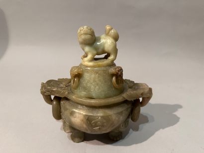 CHINA - Tripod jade BRULE-PARFUM, the lid...