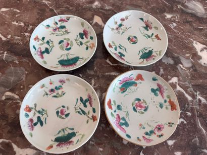 CHINA - Four polychrome enameled porcelain...