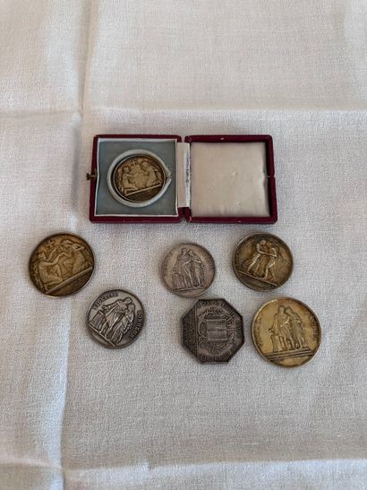 Set of silver MEDALS and PIECES. Weight:...