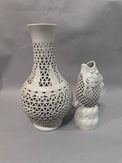 CHINA - Chinese white set including: an openwork...