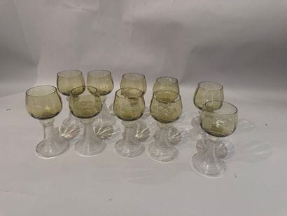 MANNETTE: 10 Roemer-style GLASSES in yellow-tinted...