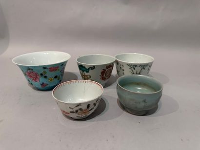 CHINA - Set of 5 enameled porcelain MUGS...