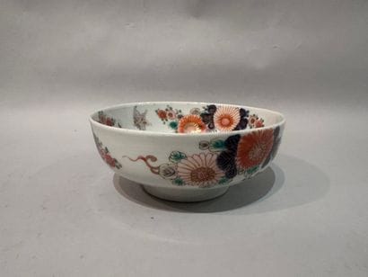 JAPAN, Imari - 20th century
Porcelain bowl...