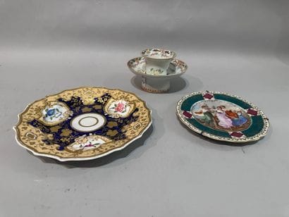 Set in PORCELAIN comprising: a Kakiemon-style...