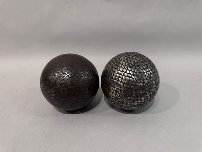 Set of two studded BOULES lyonnaises.