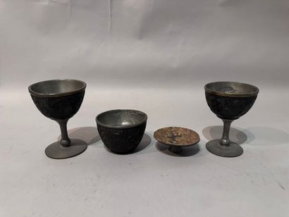 Set in carved COCO with metal mounting comprising:...