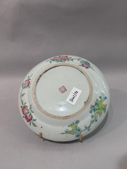CHINA - A polychrome enameled porcelain ASSIETTE...