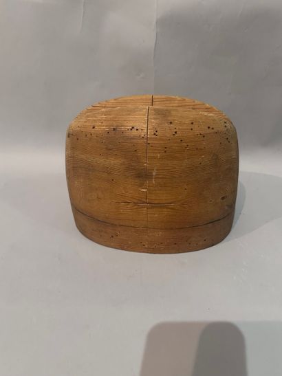 HAT FORM in solid wood. Accidents