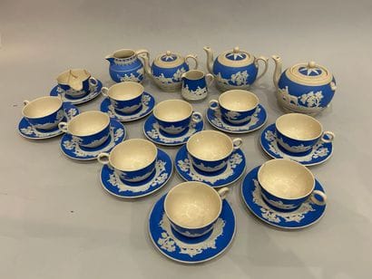COPELAND - ENGLAND
SERVICE SET in fine white-blue...