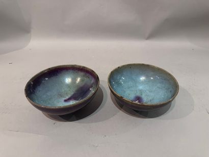 CHINA - Pair of oxblood stoneware CUPS. H:...