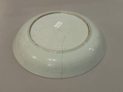 CHINA - Large enameled porcelain PLAT with...