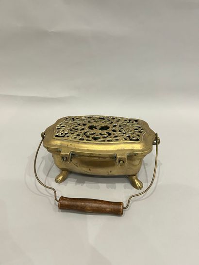 Gilt bronze four-legged CHAUFFERETTE, openwork...