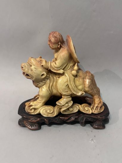 CHINA - Hard stone SUBJECT decorated with...