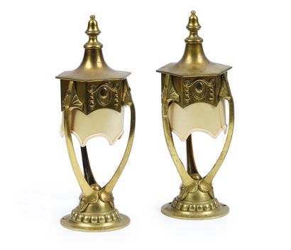 Travail de l’EST
Paire de lampes en laiton...