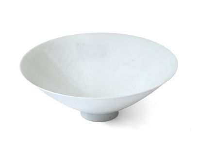 CHINA - 20th century
White enameled porcelain...