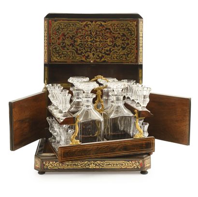 CAVE A LIQUEUR en marqueterie de type Boulle...