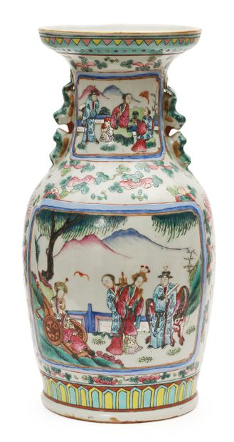 CHINA, Canton - 19th century
Polychrome enameled...