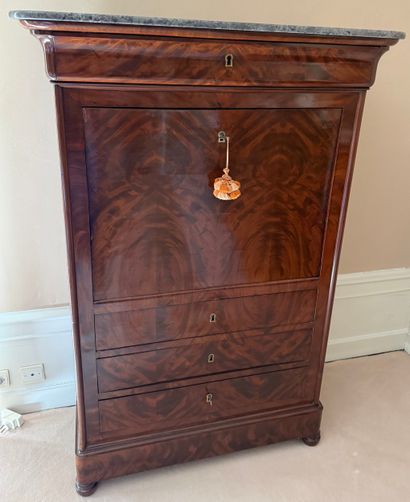 SECRETAIRE en acajou et placage d'acajou...