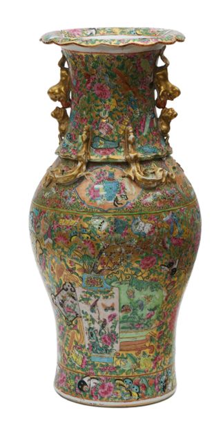 CHINA, Canton - Late 19th century
Polychrome...