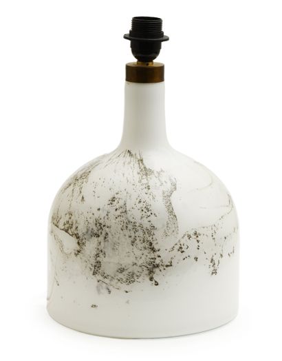 20th century Italian work
Lamp in milky blown...