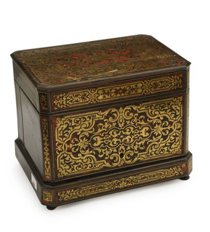 CAVE A LIQUEUR en marqueterie de type Boulle...