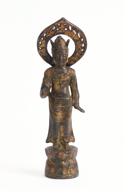 JAPAN - Early 20th century
Nimbed bronze...