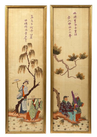CHINA - Circa 1900
Two vertical panels, polychrome...