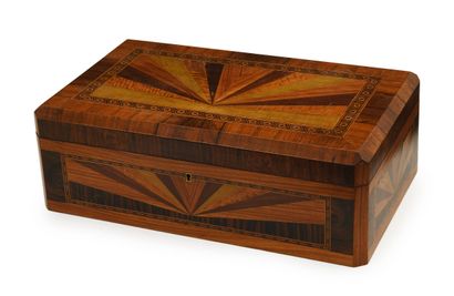 20th century work
Exotic wood and mother-of-pearl...