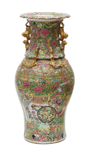 CHINA, Canton - Late 19th century
Polychrome...
