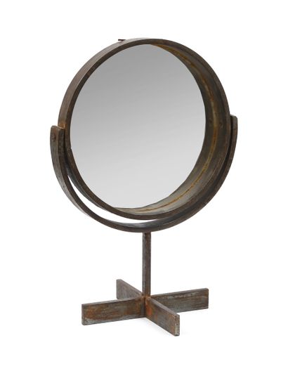 BRUTALIST work
Table mirror made of steel...