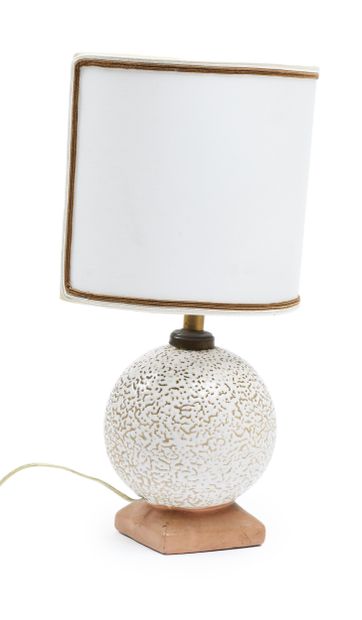 FRENCH work 1940
Lamp in white crisp glazed...