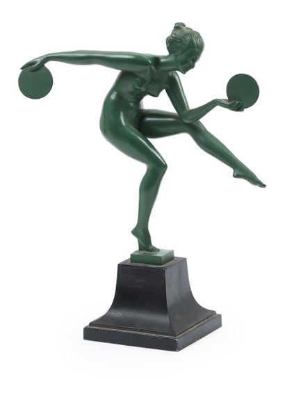 DERENNE
Bronze alloy sculpture of a woman...