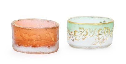 Daum Nancy
Set of two glass salt cellars...